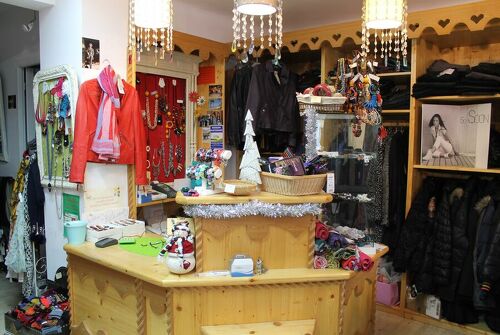 Clothing Store - To be and to have