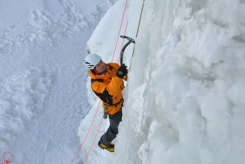 Cascade de glace Val Cenis - Initiation à la grimpe hivernale sur glace