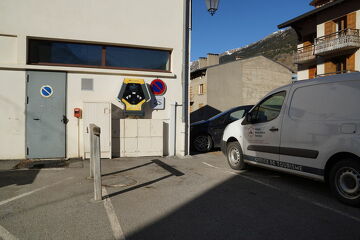 Charging station for electric vehicles and bicycles