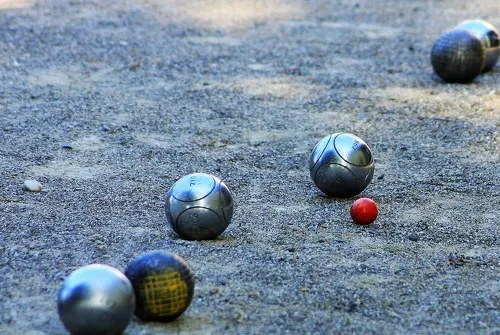 Pétanque court