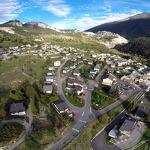 © Vue du village d'Avrieux en été - Mairie Avrieux