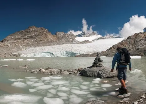 Evettes Refuge and Lake Grand Méan—A Weekend at the Foot of the Glacier