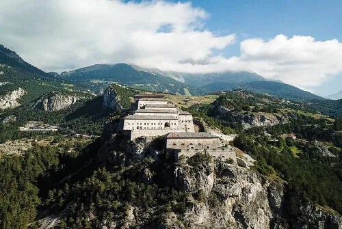 Walking tour from Val Cenis Bramans to Les Forts