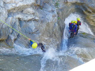 © Canyoning encadré à l'Ecot - B. Filliol - OT HMV