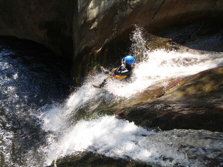 Sortie accompagnée : canyoning à la carte