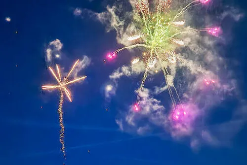 Retraite aux flambeaux et feu d'artifice