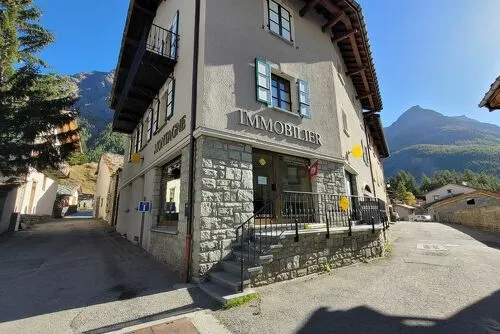 Montagne Real Estate