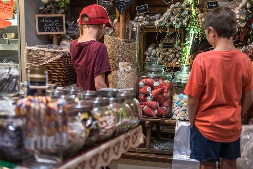 Petit marché touristique à Aussois