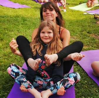 Gezinsyoga op hoogte