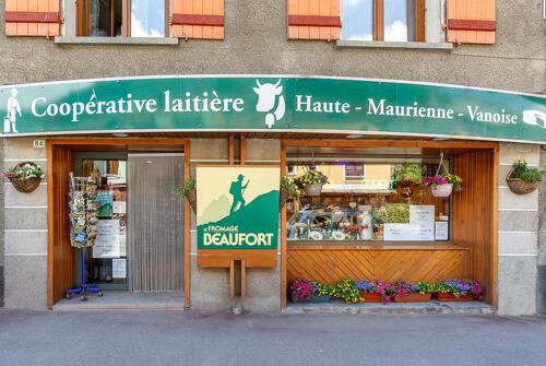 Coöperatieve kaasmakerij - Hoofdstraat van Lanslebourg