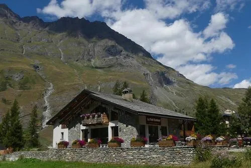 Le Petit Bonheur stopover lodge