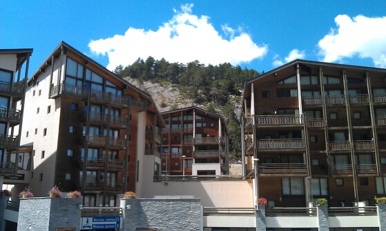 From La Norma, winter sports resort, to the village of Villarodin: guided tour