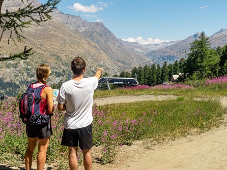 Hiking to Ouillon des Arcelins via Canopée des cimes