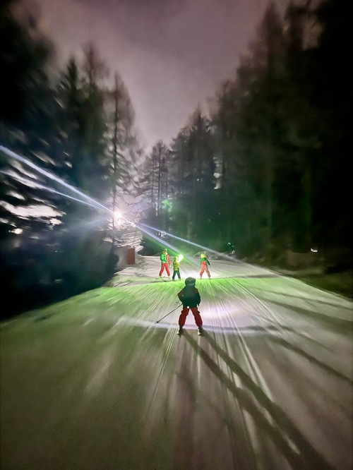 Soirée chien traineaux et repas en altitude avec descente en ski
