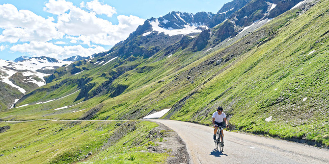 Cycling up the Col de l'Iseran from Bonneval-sur- Arc