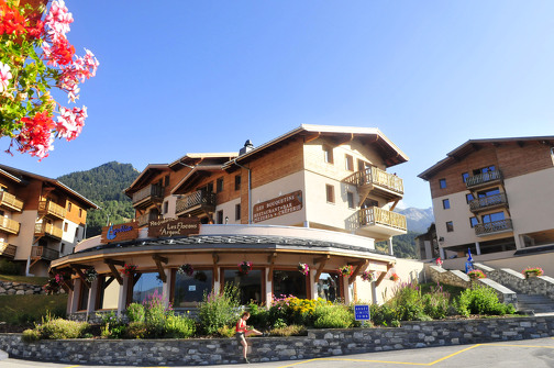 Goélia Silver Snowflake Residence