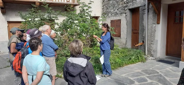 Visite à 2 voix de Bessans : Entre jardins pittoresques et secrets de village