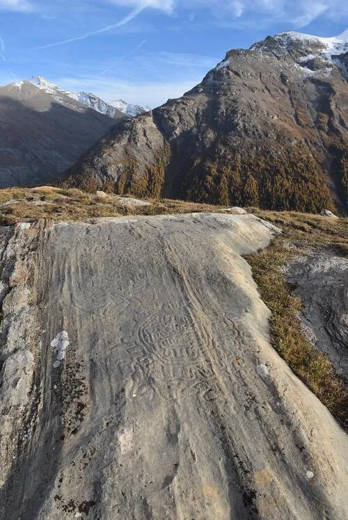CONFÉRENCE : Nouveau regard sur les roches gravées de Savoie