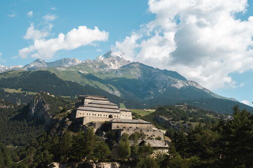 Jonglage lumineux - Uzumaki - Festival Forts en Lumière