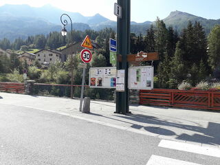 © arret de bus n°302 : Pont Abribus sens montant - CCHMV