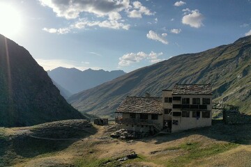 © bessans-ete-refuge-averole-vue-exterieure_sebastien-notter - Sébastien Notter