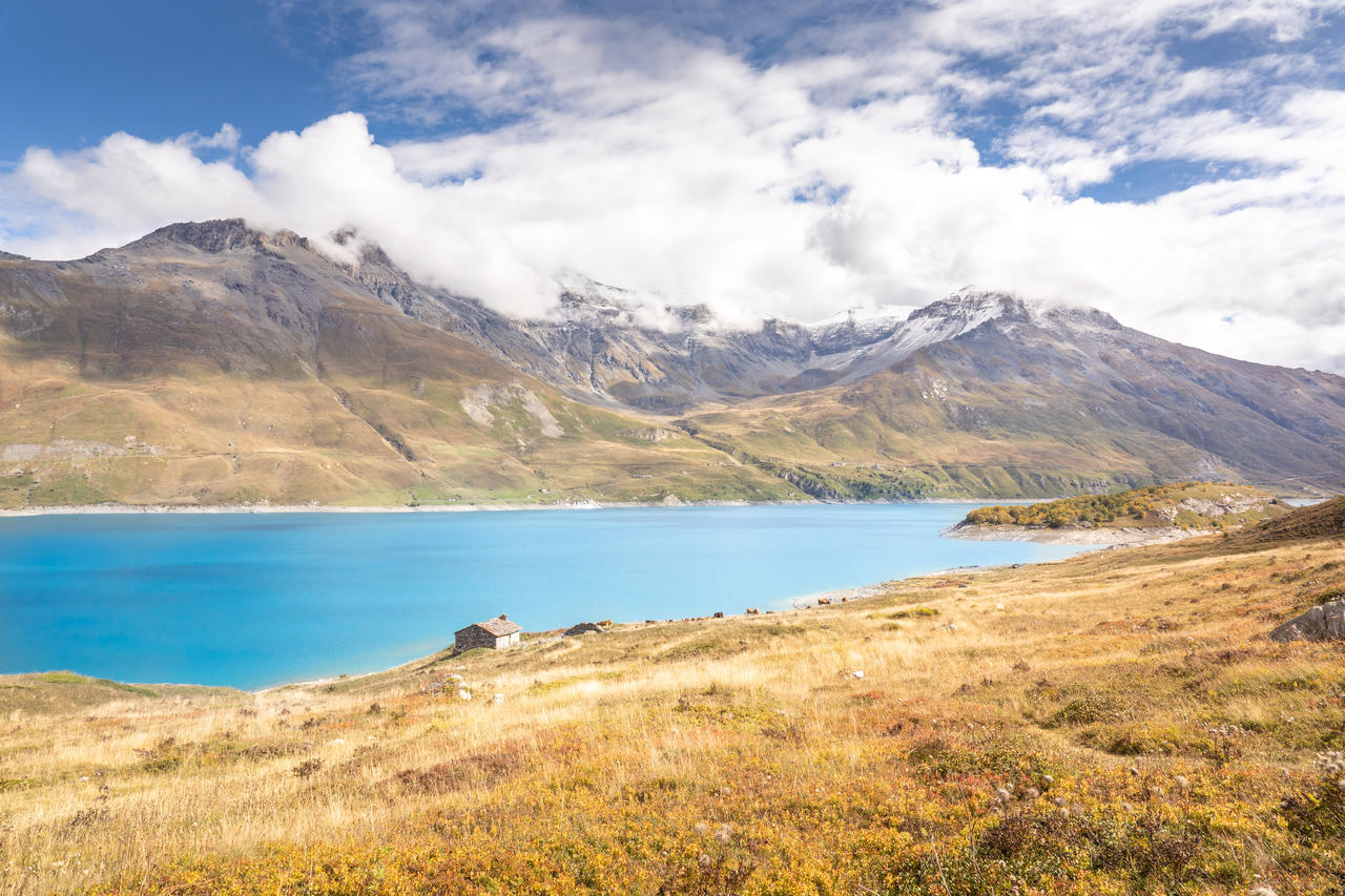 HMV_unavoidable-lake-montcenis-pano
