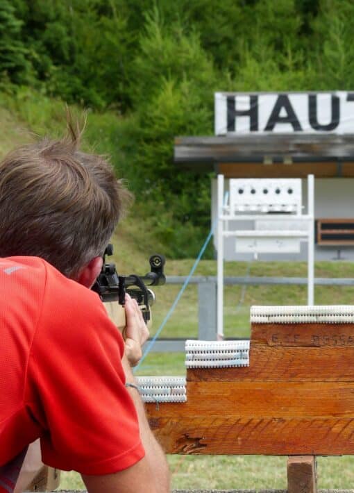 Biathlon-ski roue : découverte et initiation : Le défi du tir de précision à 50 mètres