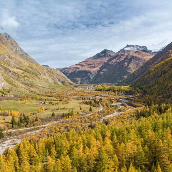 Automne en Haute Maurienne Vanoise, mélèzes dorés, plateau de Bessans