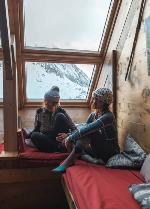 Pause au refuge de la Dent Parrachée lors d'un week-end de ski de randonnée
