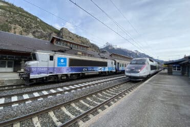 TGV et TER en gare de Modane