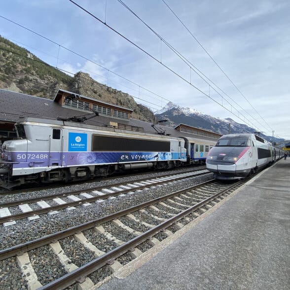 TGV et TER en gare de Modane