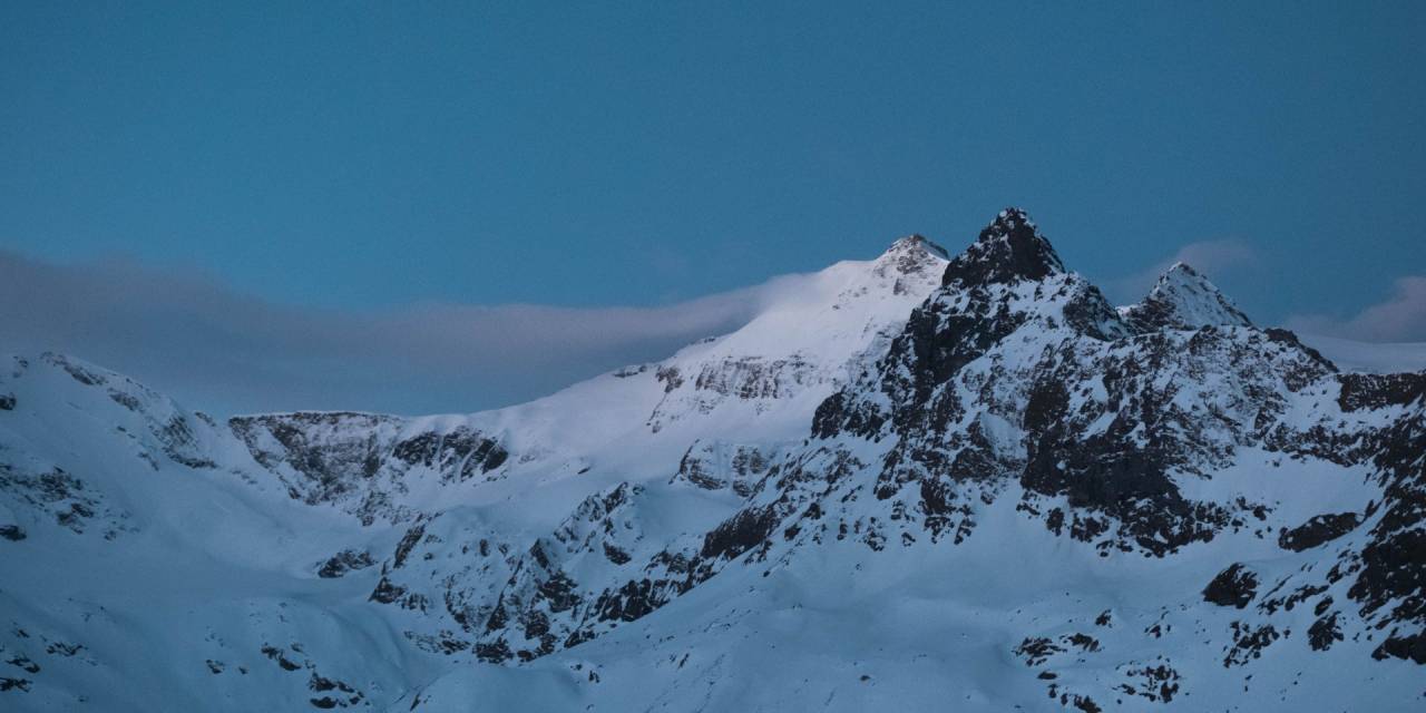 Vue depuis le refuge des Evettes lors d'une randonnée en ski de printemps