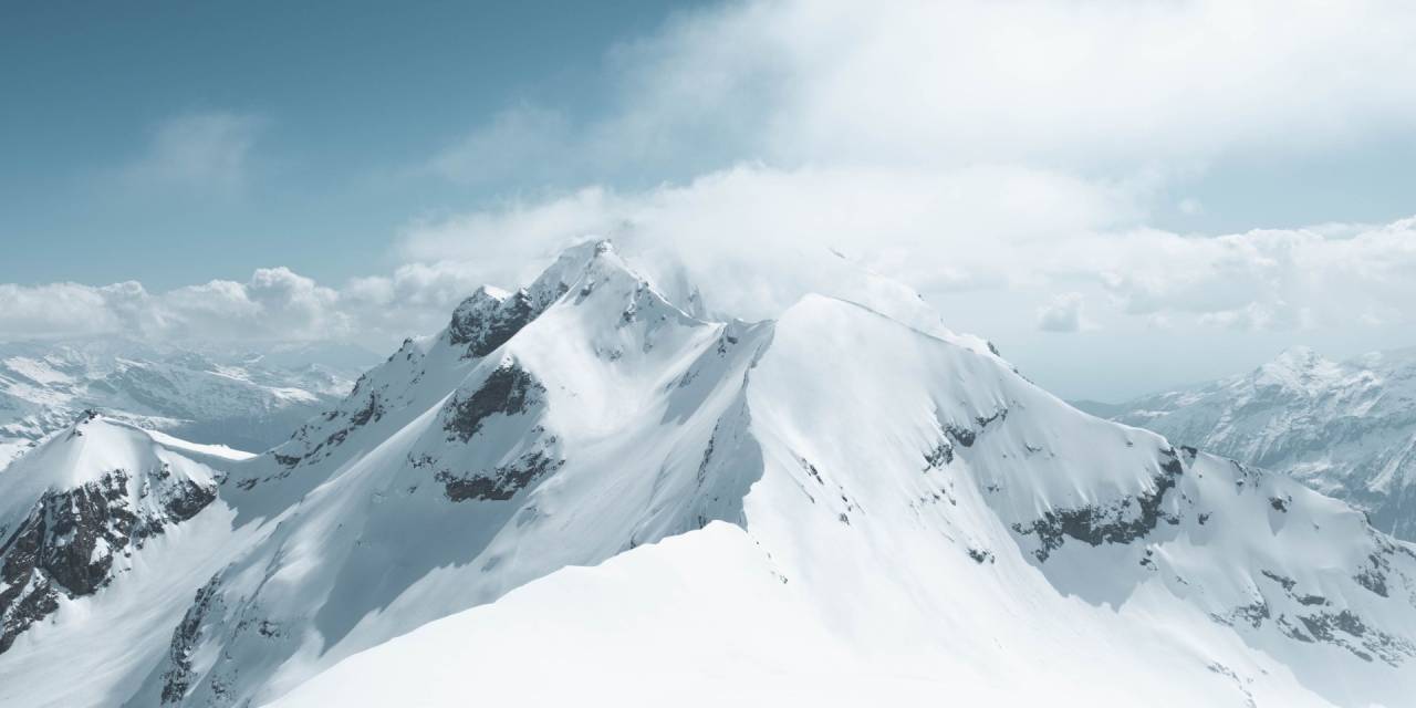Vue panoramique sur les Alpes lors de 3 jours de ski de printemps entre Bessans et Bonneval