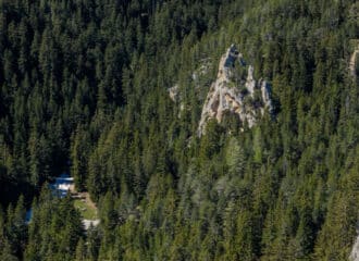 A walk around the Sardières monolith via the Sentier des Biches trail