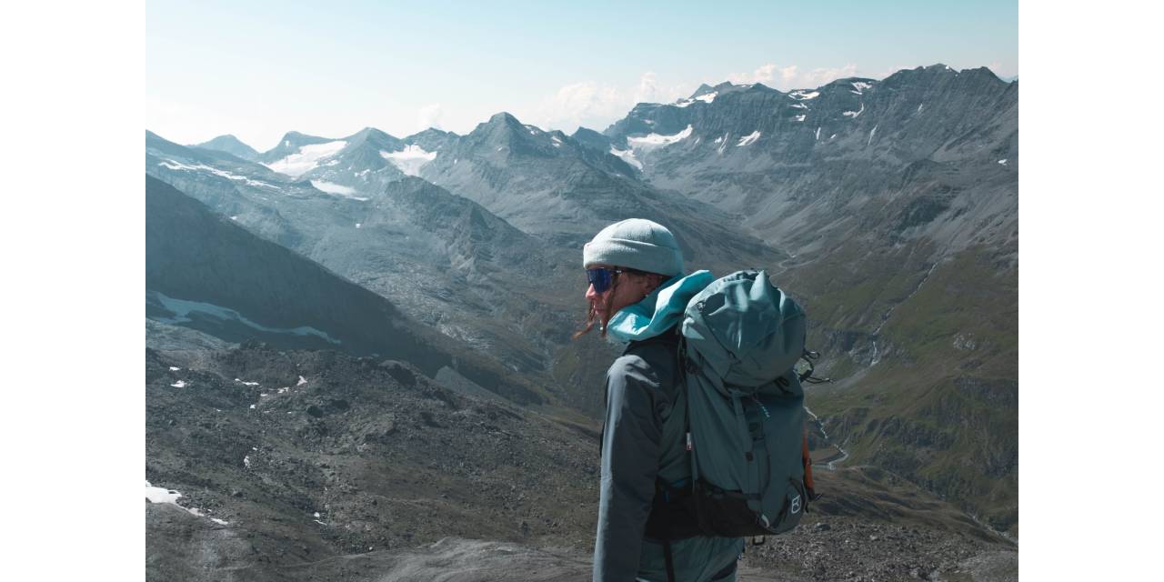 A mountaineer admiring the view of the peaks during the ascent of Albaron