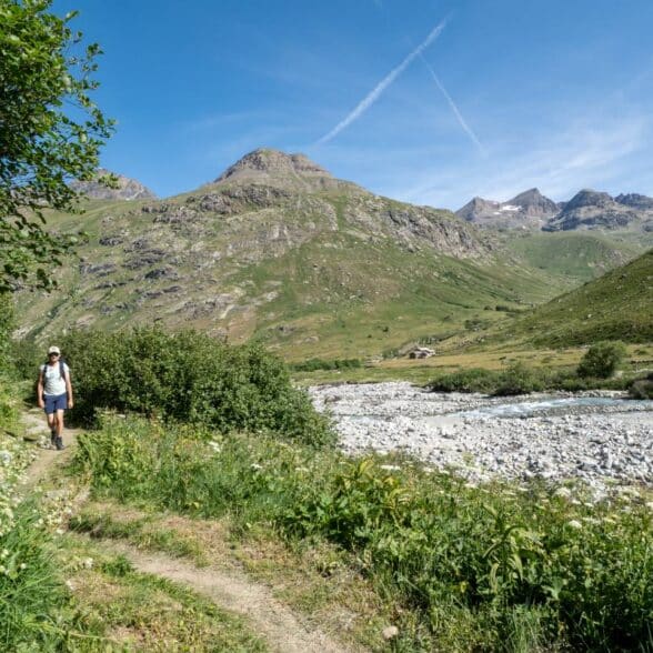 Marcheur sur la randonnée du Grand Méan