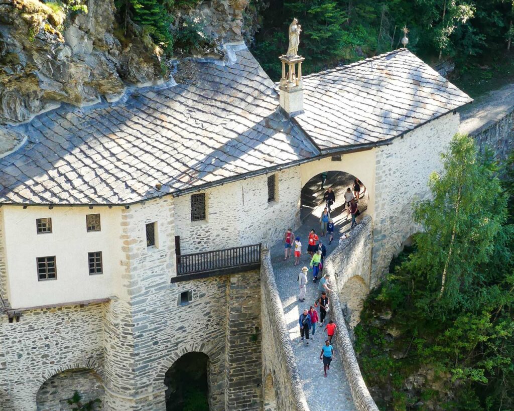 Visite de la Chapelle du Charmaix à Valfréjus