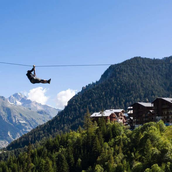 Activiteitenpas Valfréjus : 1 toegang per dag tot het ontdekkingsgebied van de Valfréjus accrobranche (boomklimmen).