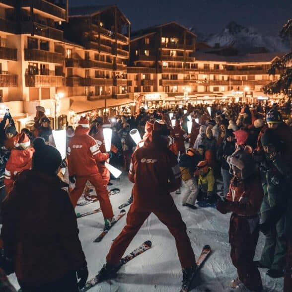 Descente aux flambeaux, station de ski de Valfréjus, activité après-ski