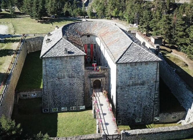 De Marie Thérèse-redoute, een van de grootste militaire monumenten ter wereld La Norma