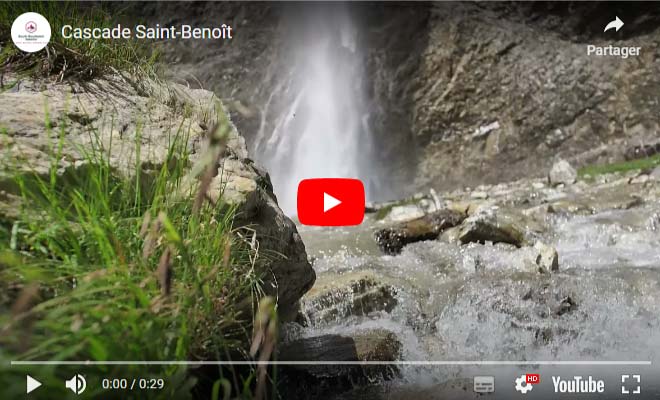 De Saint-Benoit waterval, de coole plek om te zijn La Norma