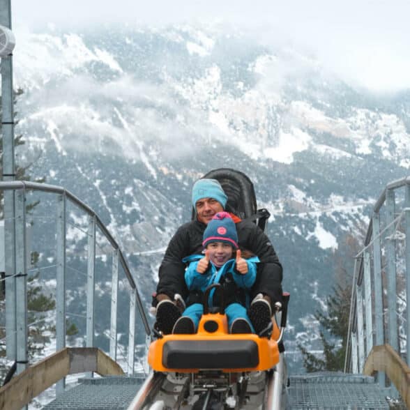 Top 5 des activités hiver à partager en famille à La Norma, luge sur rails : Normaloops