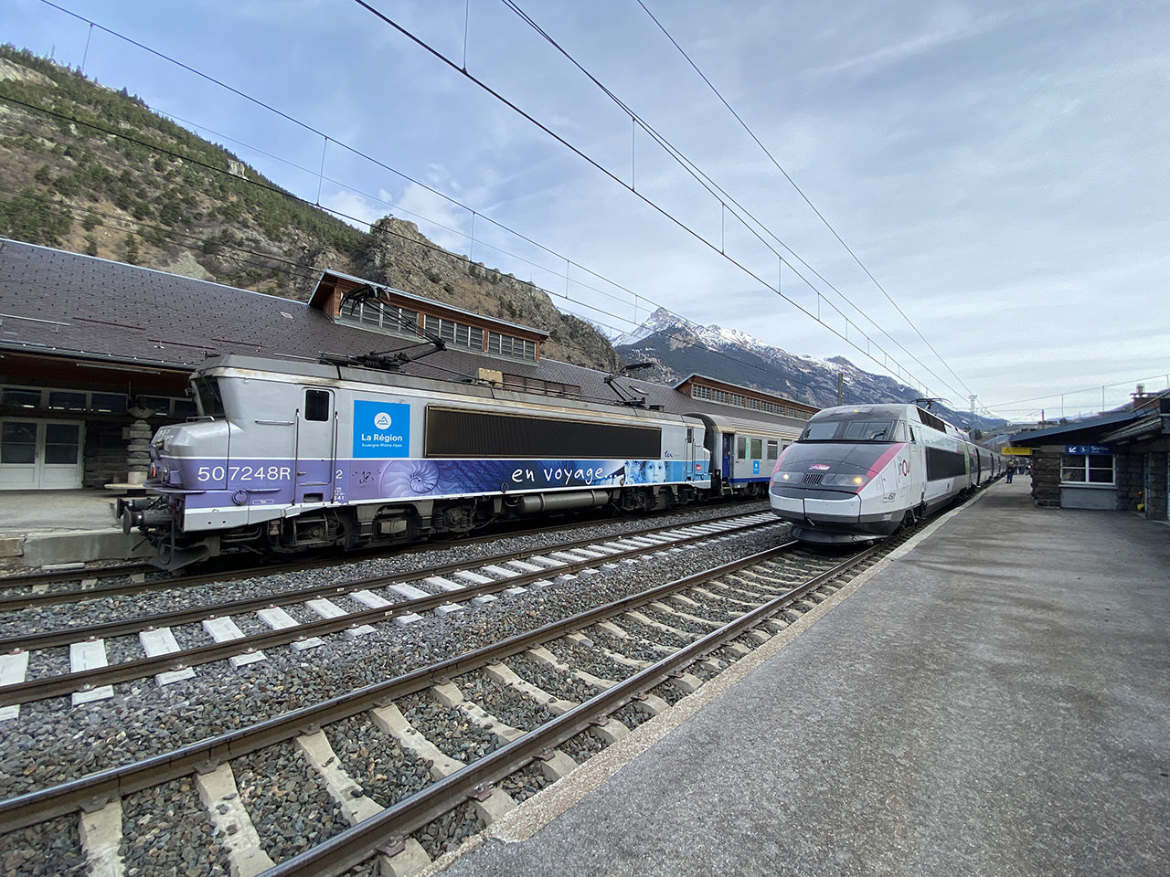 TGV et TER en gare de Modane