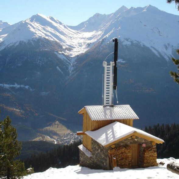 Discover the Chappe telegraph on foot, mountain bike or snowshoes on forest trails