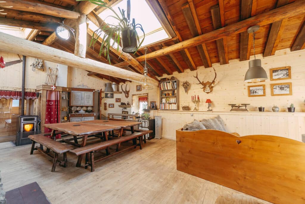 Unusual accommodation Aussois, high altitude chalet in the heart of the Alps