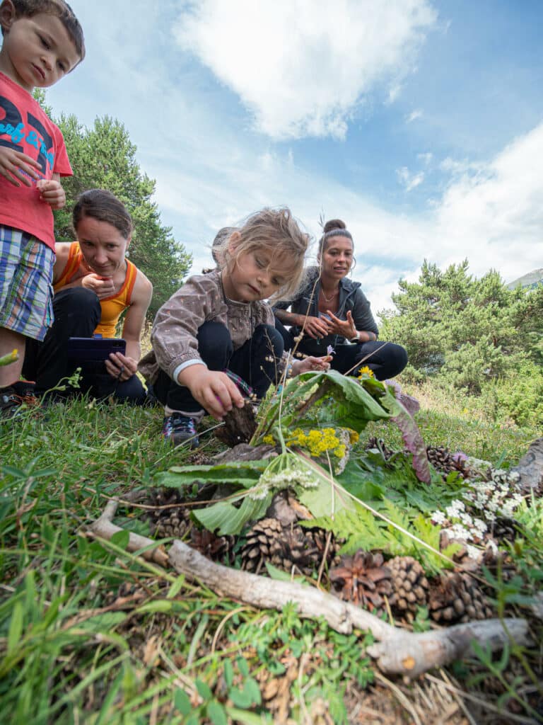 Evenement Camp de base à Aussois, au coeur de la Haute Maurienne Vanoise. Atelier land art en famille.