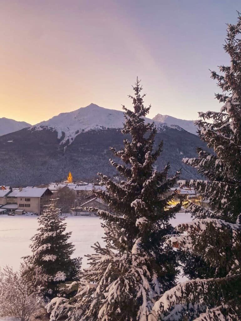 The village resort ofAussois invites you to experience a magical day!