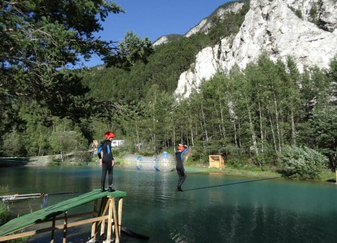 Activités fraîcheur à Val Cenis, la base Aquasensations des 4 lacs