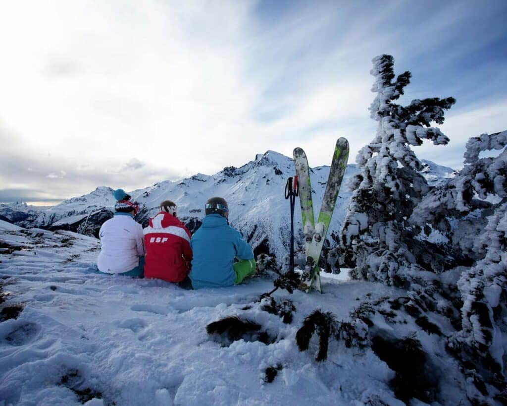 Top 5 winter activities at Val Cenis : skiing with a view of Italy and the Vanoise National Park