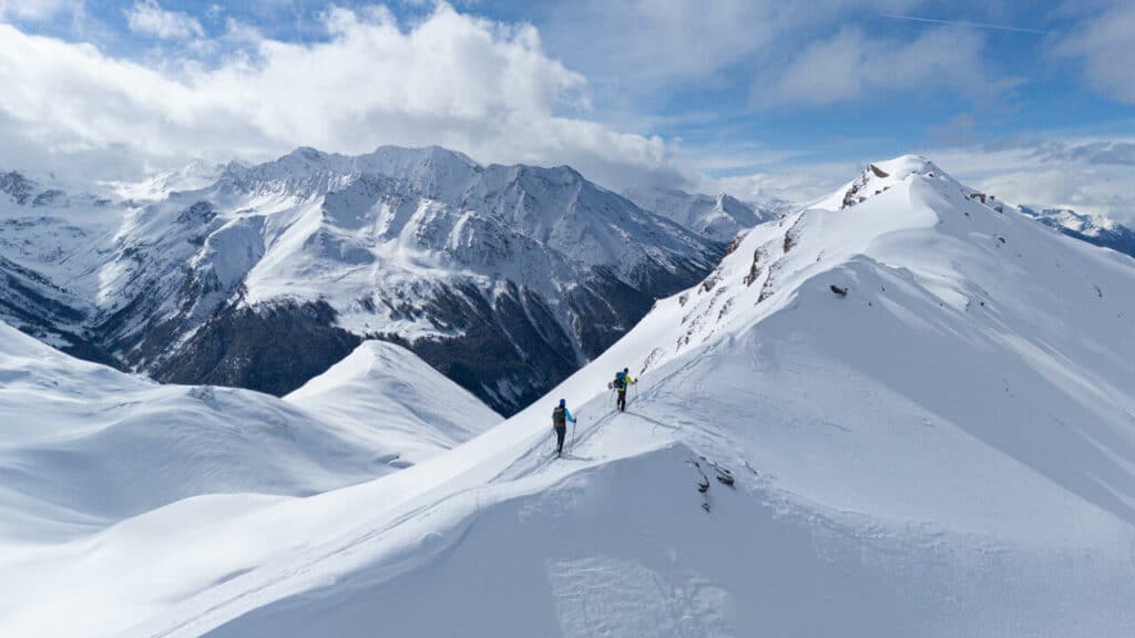 10 activités à faire au printemps à Val Cenis : Immersion nature et nuits en refuge en ski de randonnée